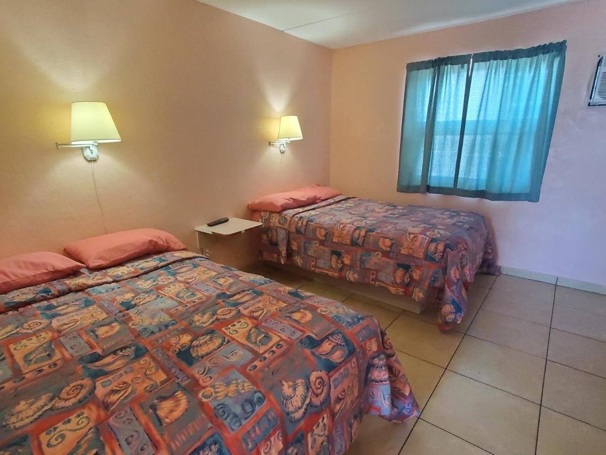 Caprice - Motel Wildwood