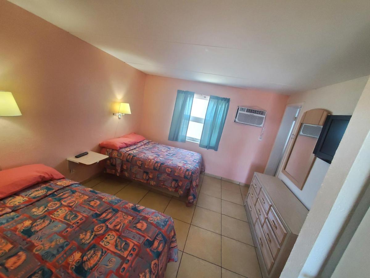 Caprice - Motel Wildwood