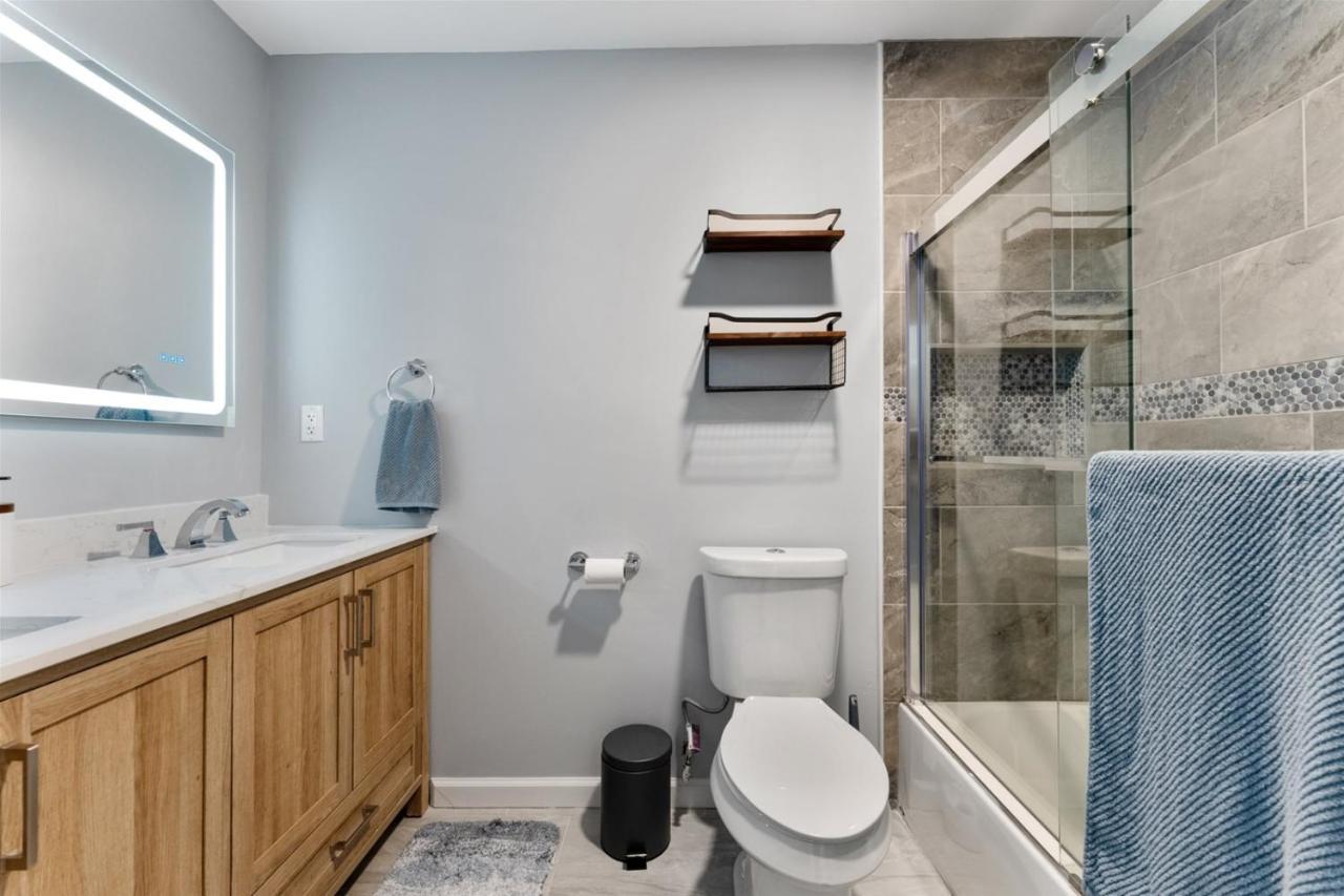 140 E Burk Ave, Unit D Apartment