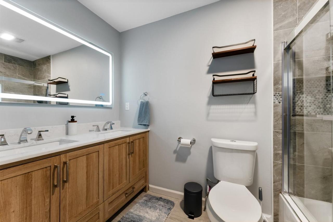 140 E Burk Ave, Unit D Apartment