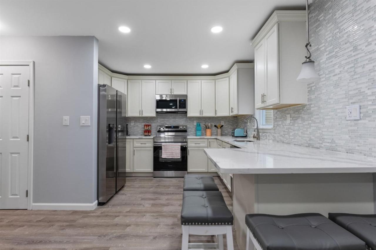 Apartment 140 E Burk Ave, Unit D Wildwood