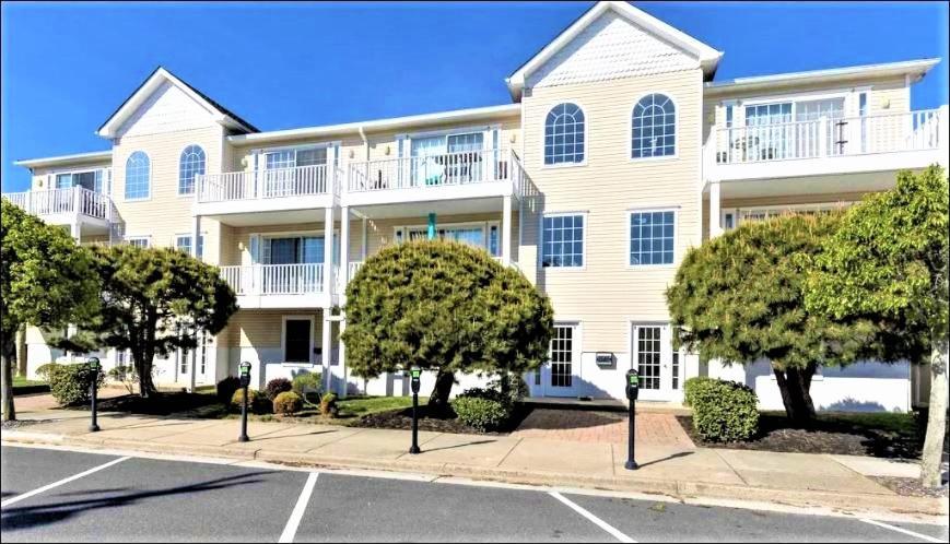 Ocean View Family Condo: Block Retreat Holiday home