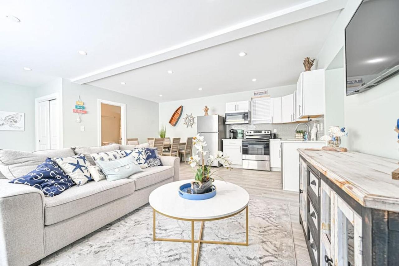 318 E Youngs Ave Unit 1 Seaside Serenity Salty Shore Retreat Apartment *