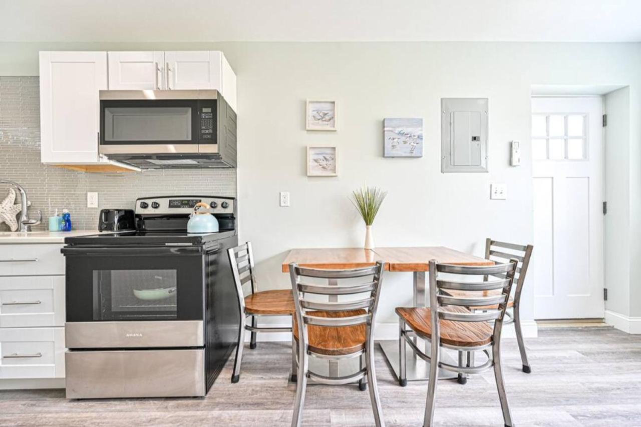 Apartment 318 E Youngs Ave Unit 7 Salty Shore Retreat Coastal Charm Tranquility *