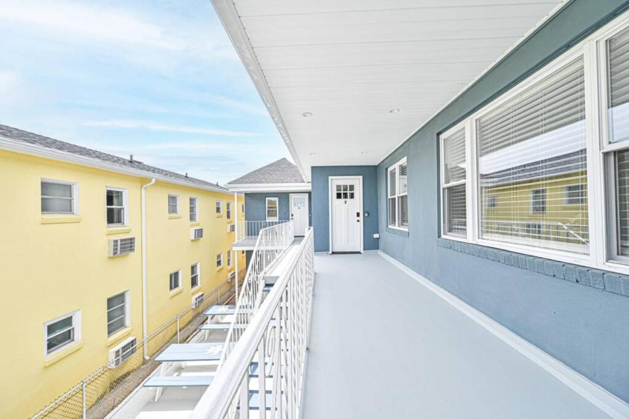 318 E Youngs Ave Unit 7 Salty Shore Retreat Coastal Charm Tranquility Apartment *