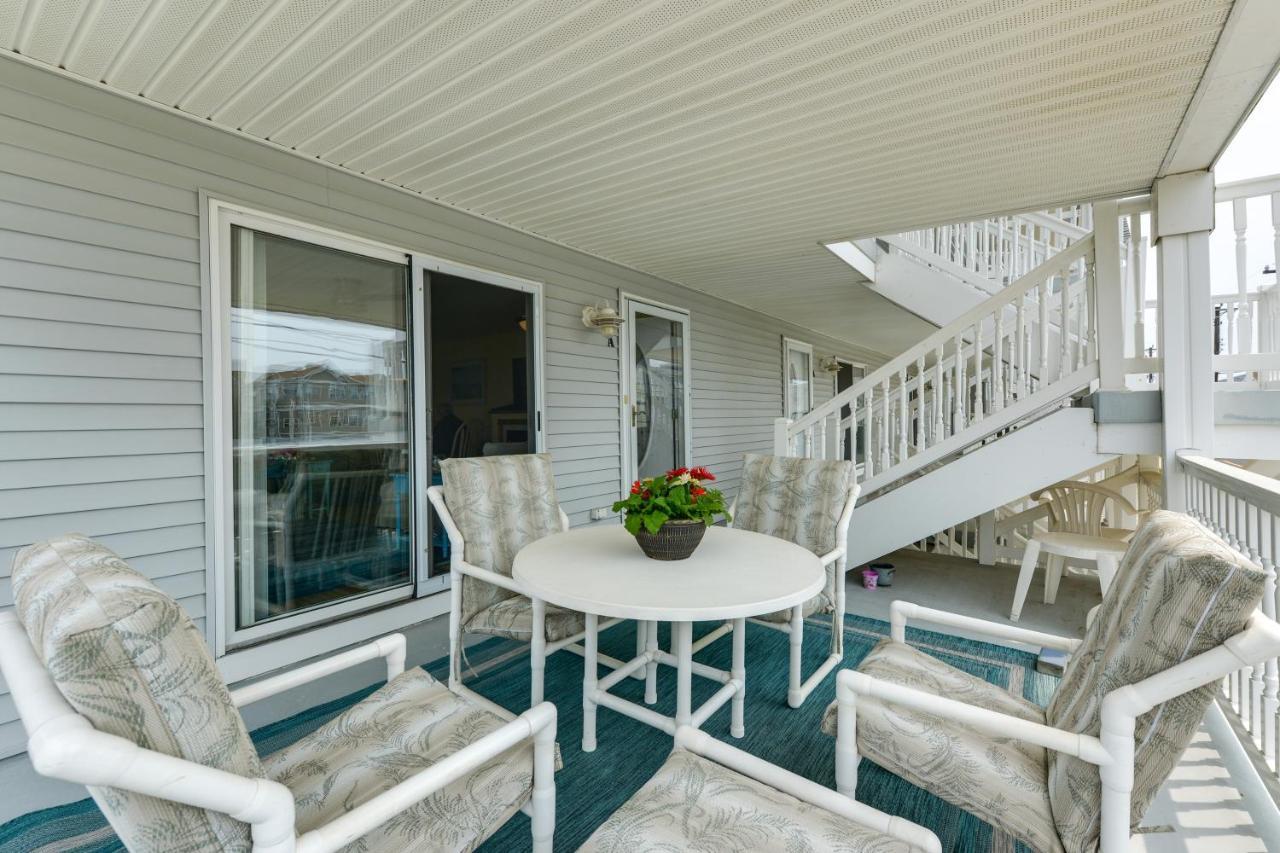With Deck Walk To And Convention Center!