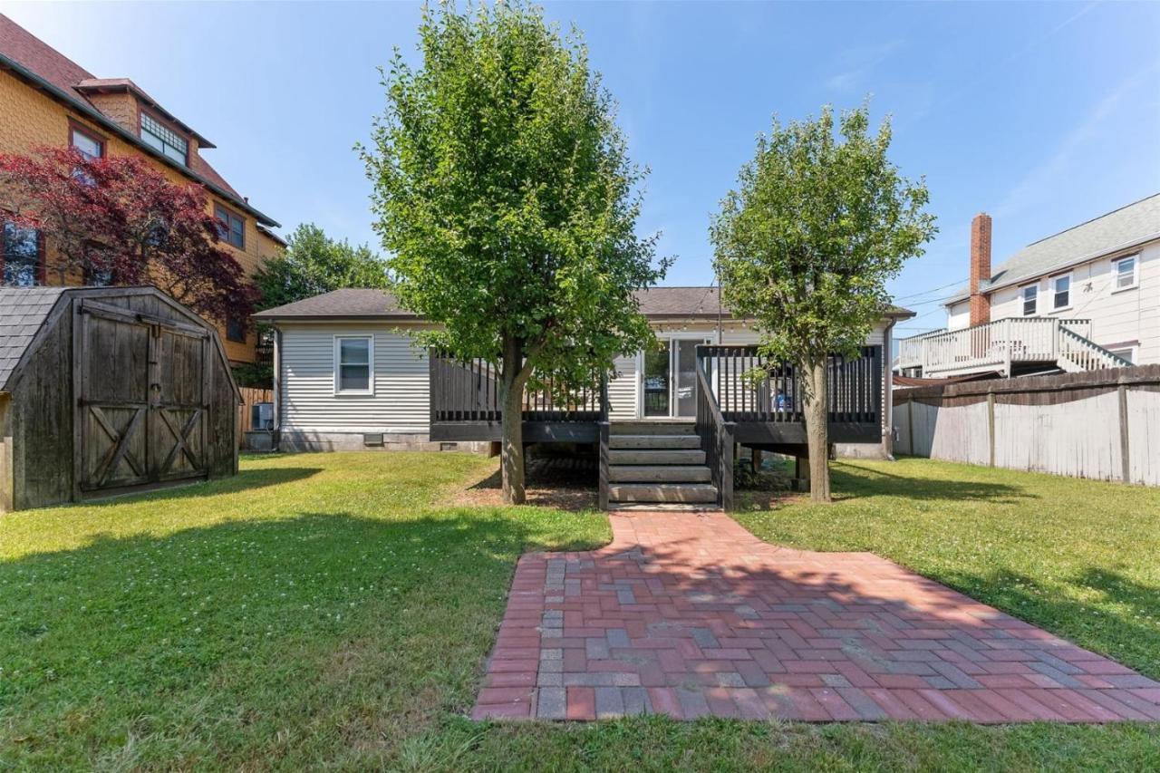 205 E Magnolia Ave Apartment *