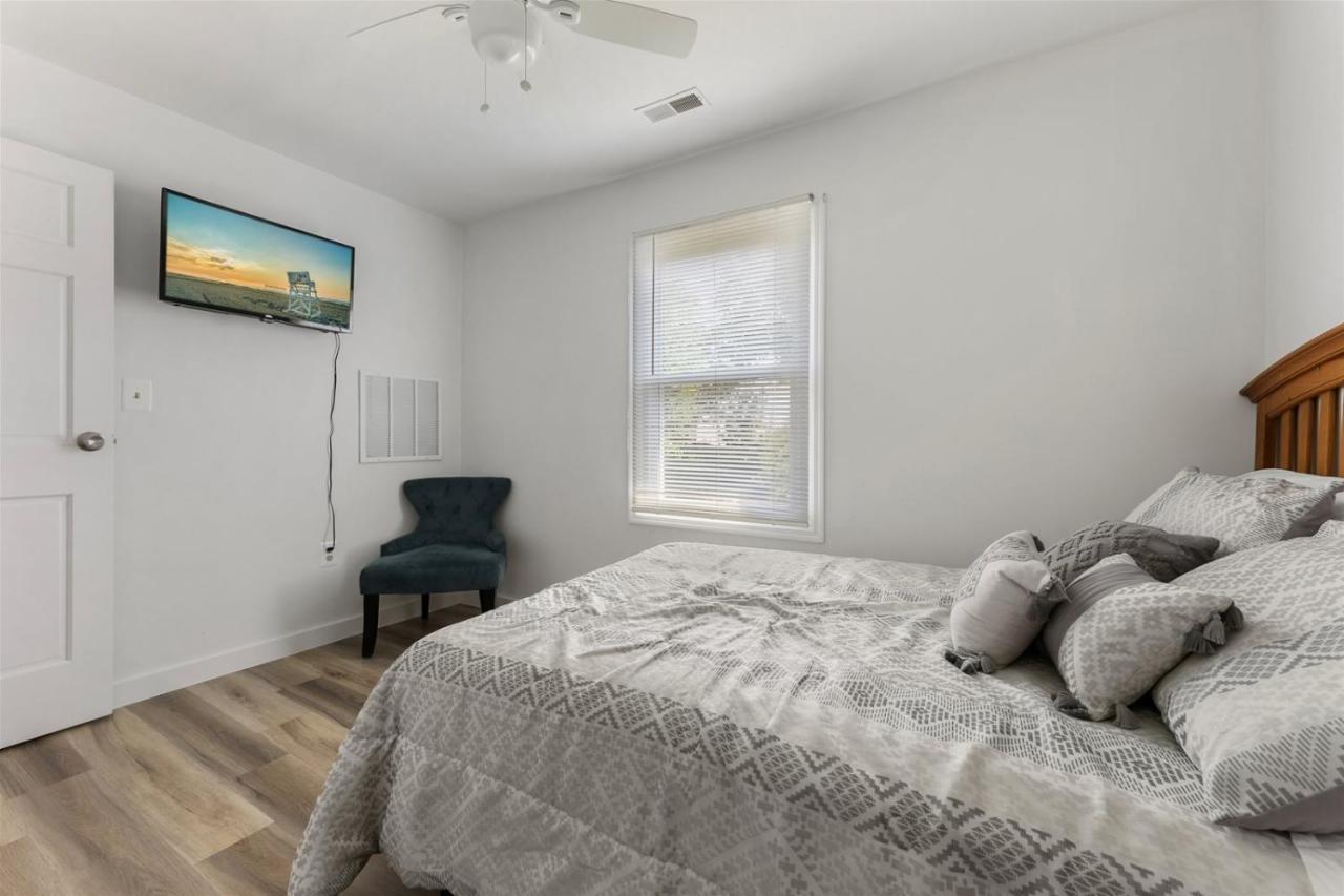 205 E Magnolia Ave Apartment