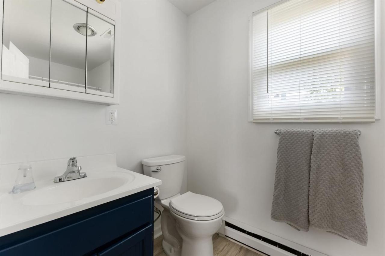 Apartment 205 E Magnolia Ave *