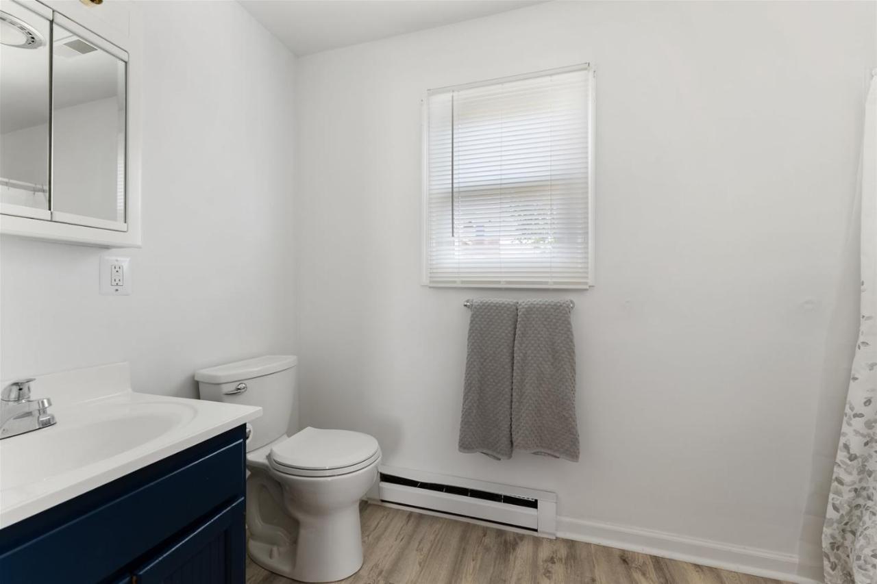 Apartment 205 E Magnolia Ave