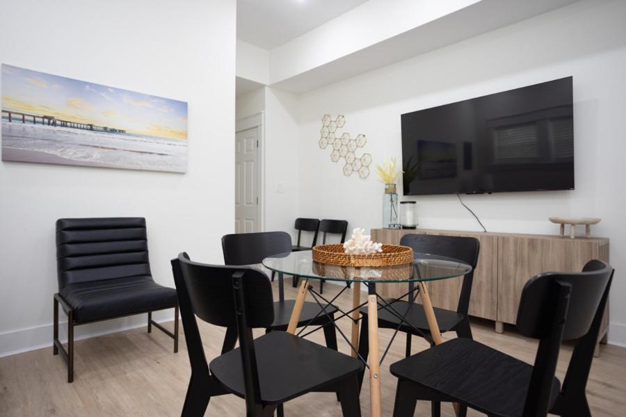 Fully Renovated 2 Bdr ,short Walk To The Wildwood