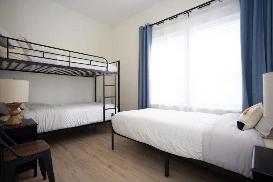 Fully Renovated 2 Bdr ,short Walk To The Wildwood
