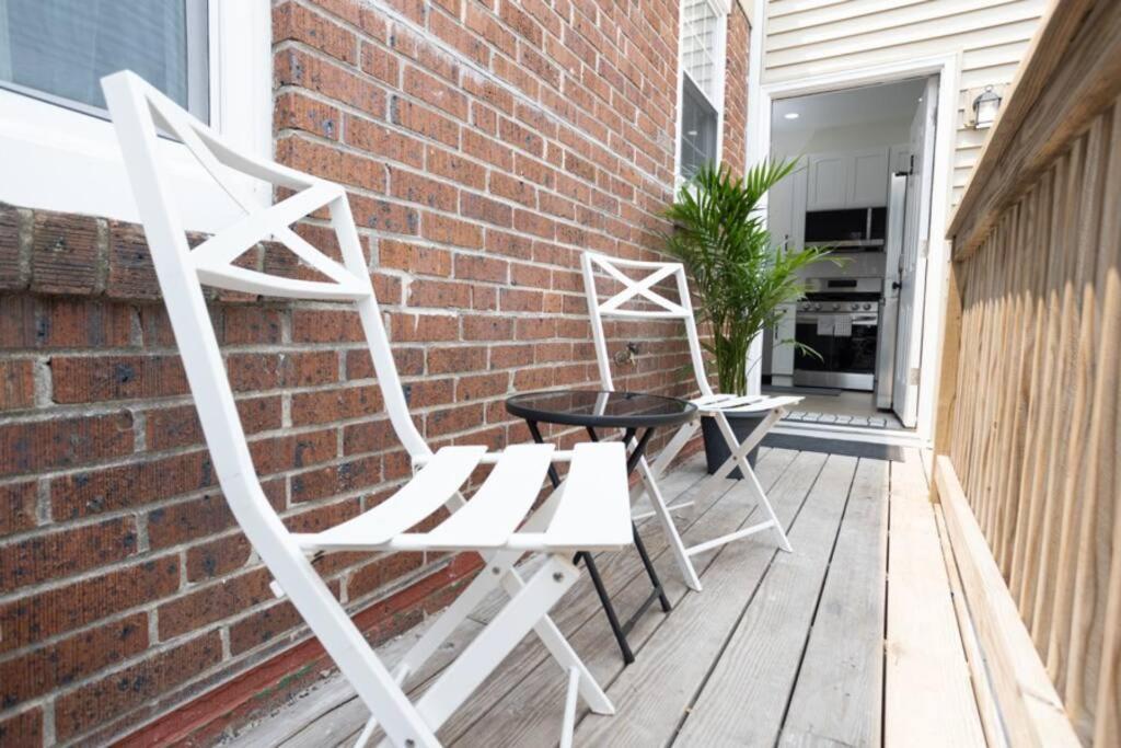Apartment Fully Renovated 4 Bdr 1.5 Block To And Convention Center *