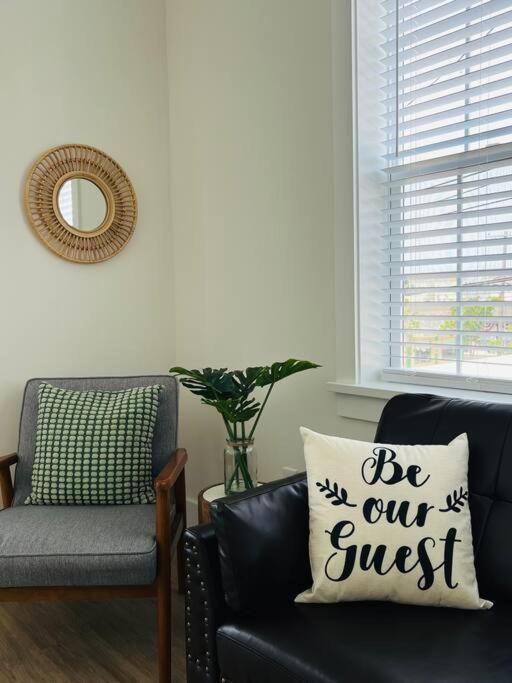 Fully Renovated 4 Bdr 1.5 Block To And Convention Center Wildwood