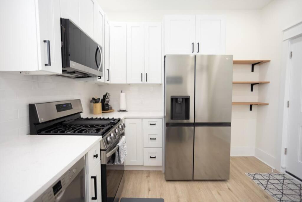 Apartment Fully Renovated 4 Bdr 1.5 Block To And Convention Center Wildwood