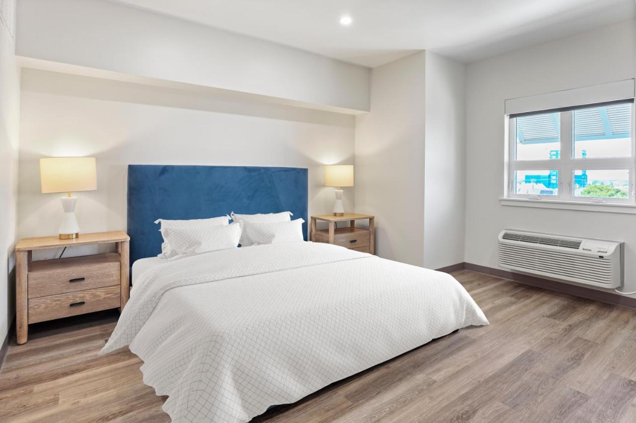 Seaport Hotel 5*
