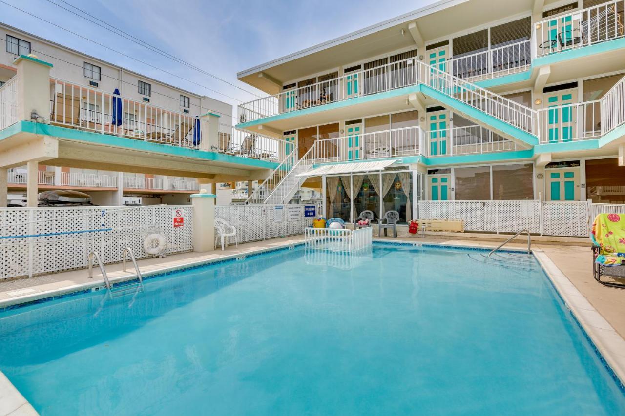 With Community Pool Walk To Beach! Apartment *