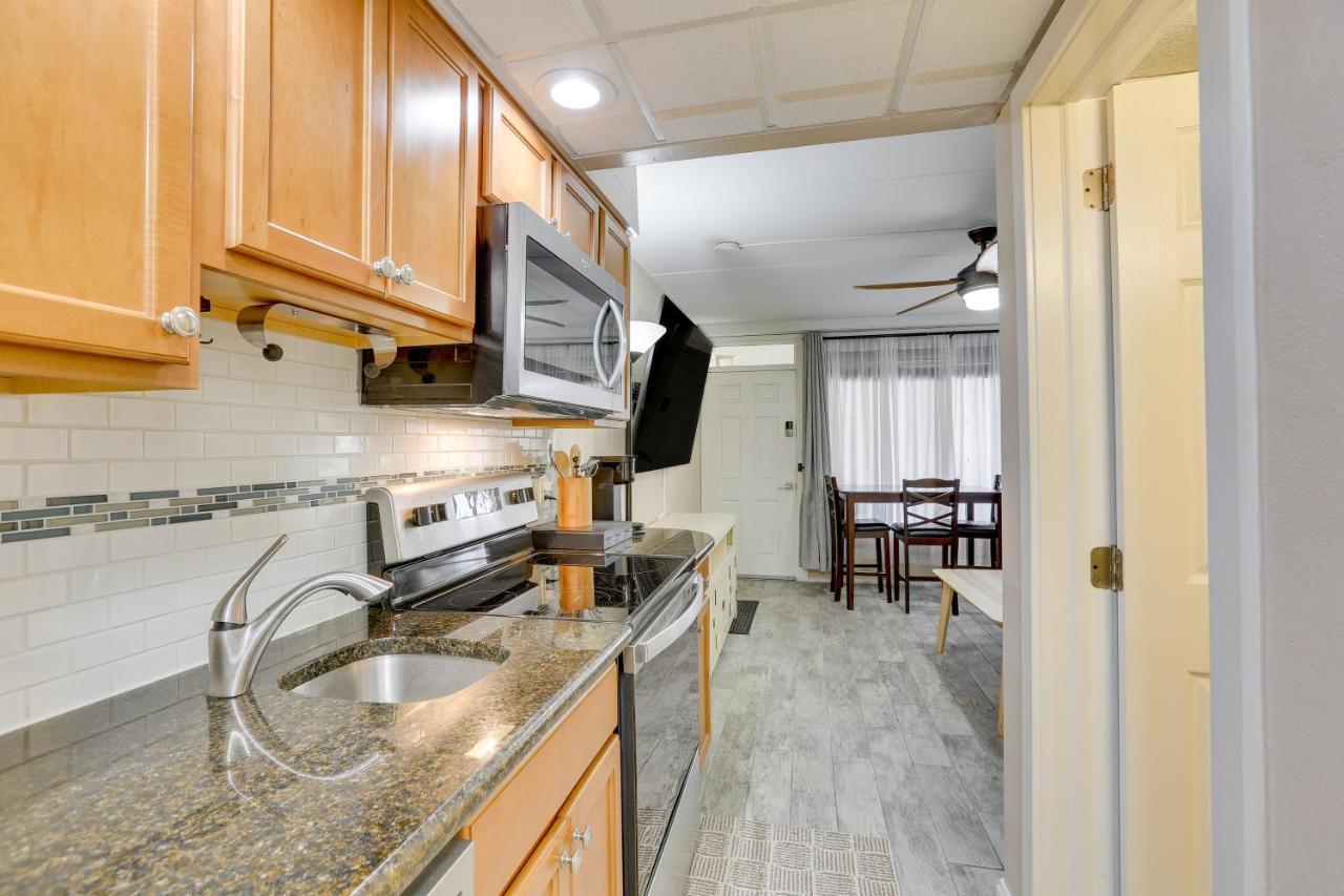 Apartment With Community Pool Walk To Beach! *