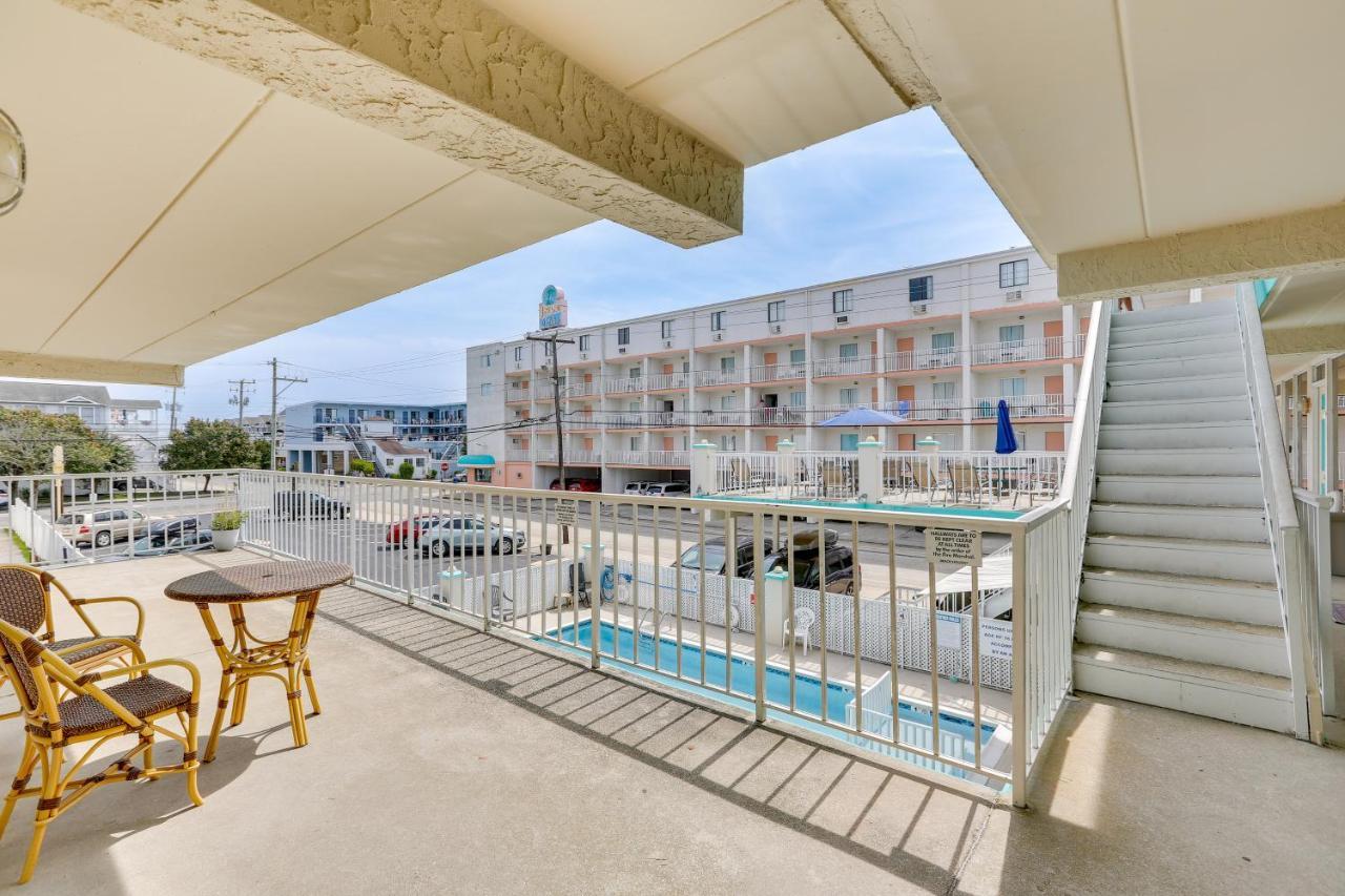 Apartment With Community Pool Walk To Beach!