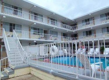 Motel Esplanade - A Sundance Vacations