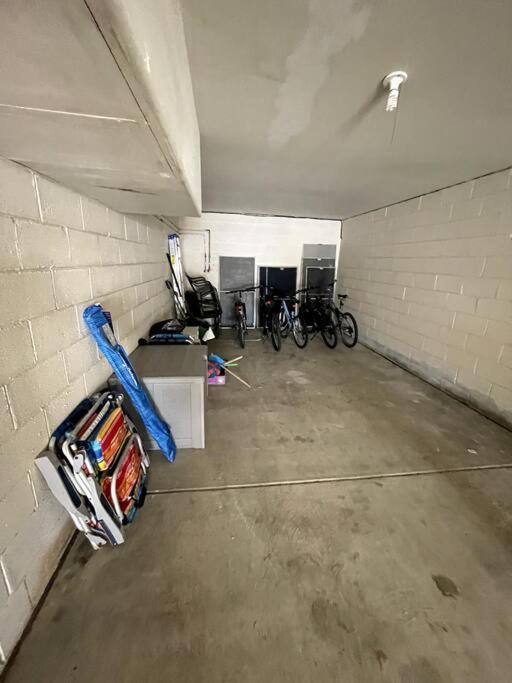 Fabulous 4br Only 1.5 Blocks To The Beach!