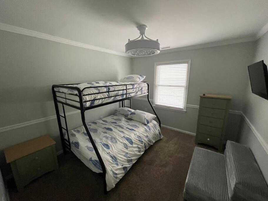 Fabulous 4br Only 1.5 Blocks To The Beach! Apartment Wildwood