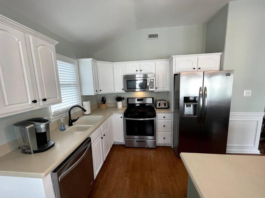 Fabulous 4br Only 1.5 Blocks To The Beach! Wildwood