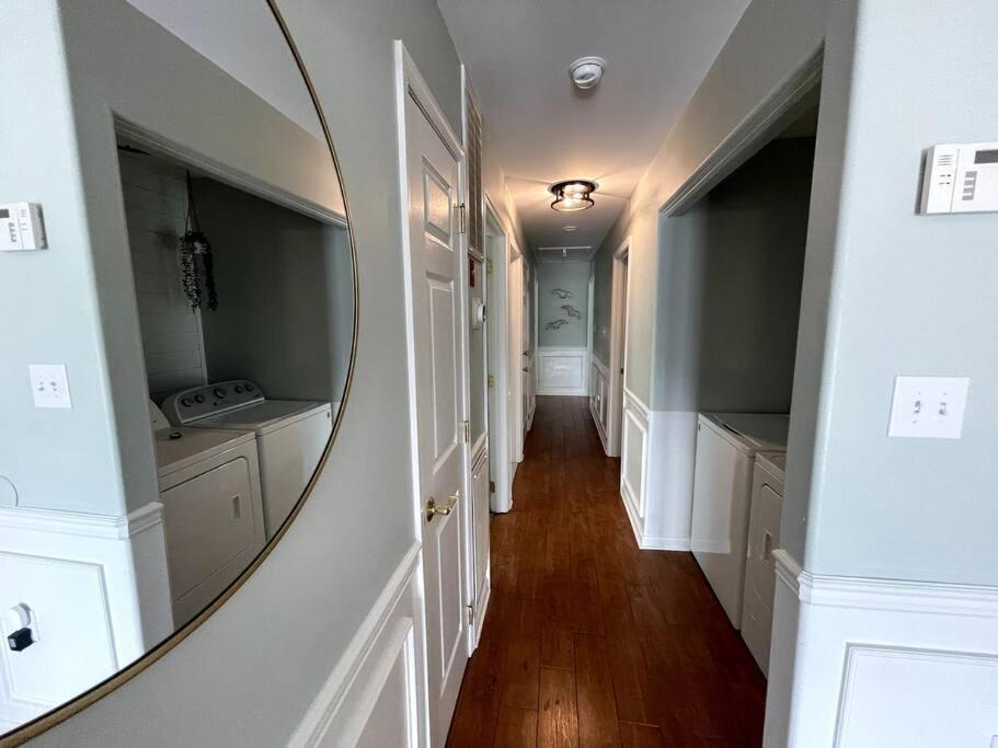 Fabulous 4br Only 1.5 Blocks To The Beach!