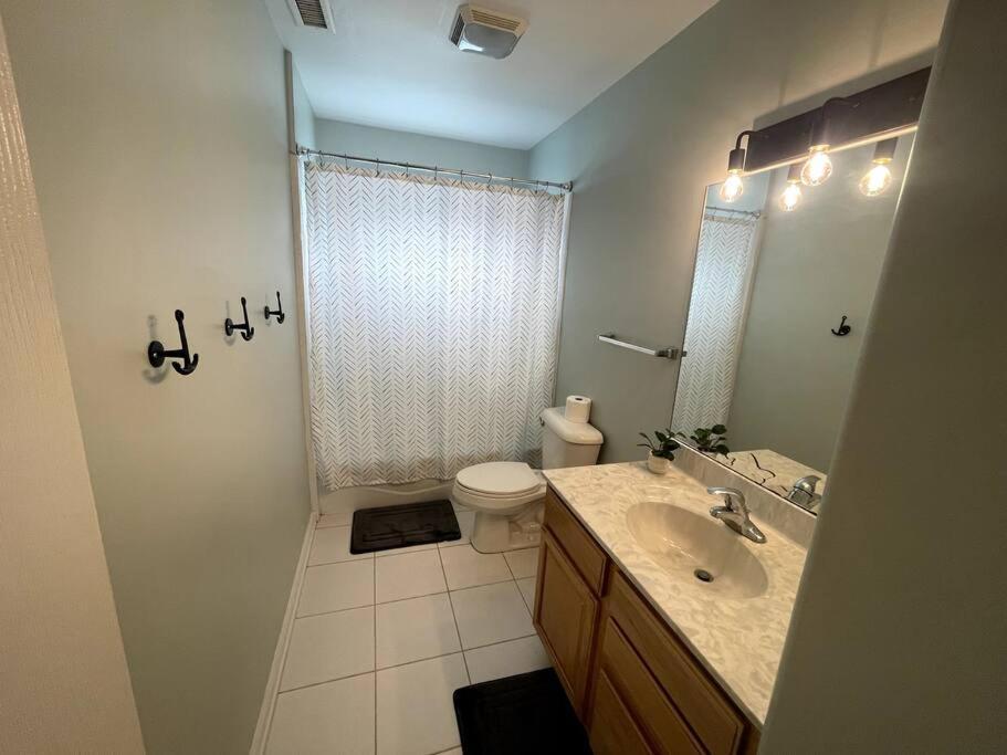 Apartment Fabulous 4br Only 1.5 Blocks To The Beach! Wildwood