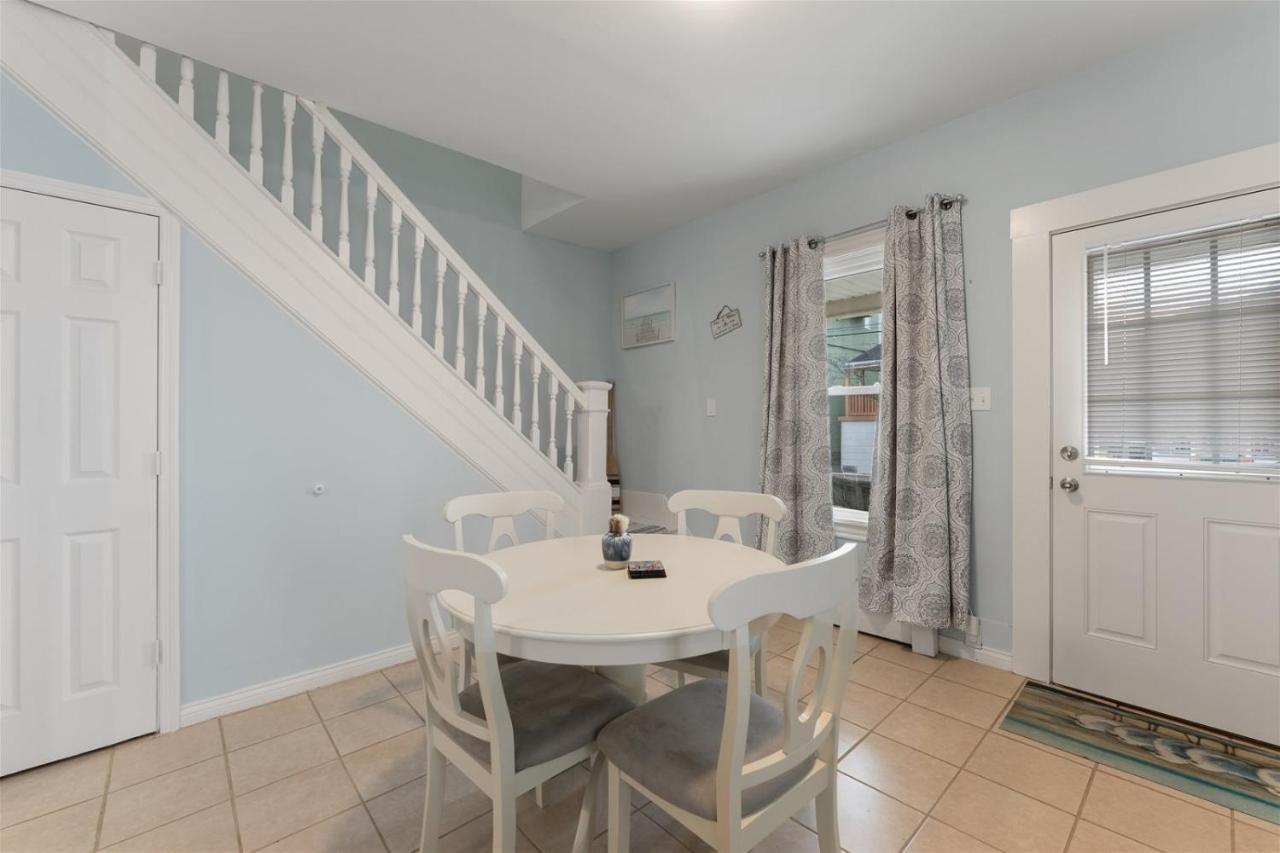 217 W Maple Ave *