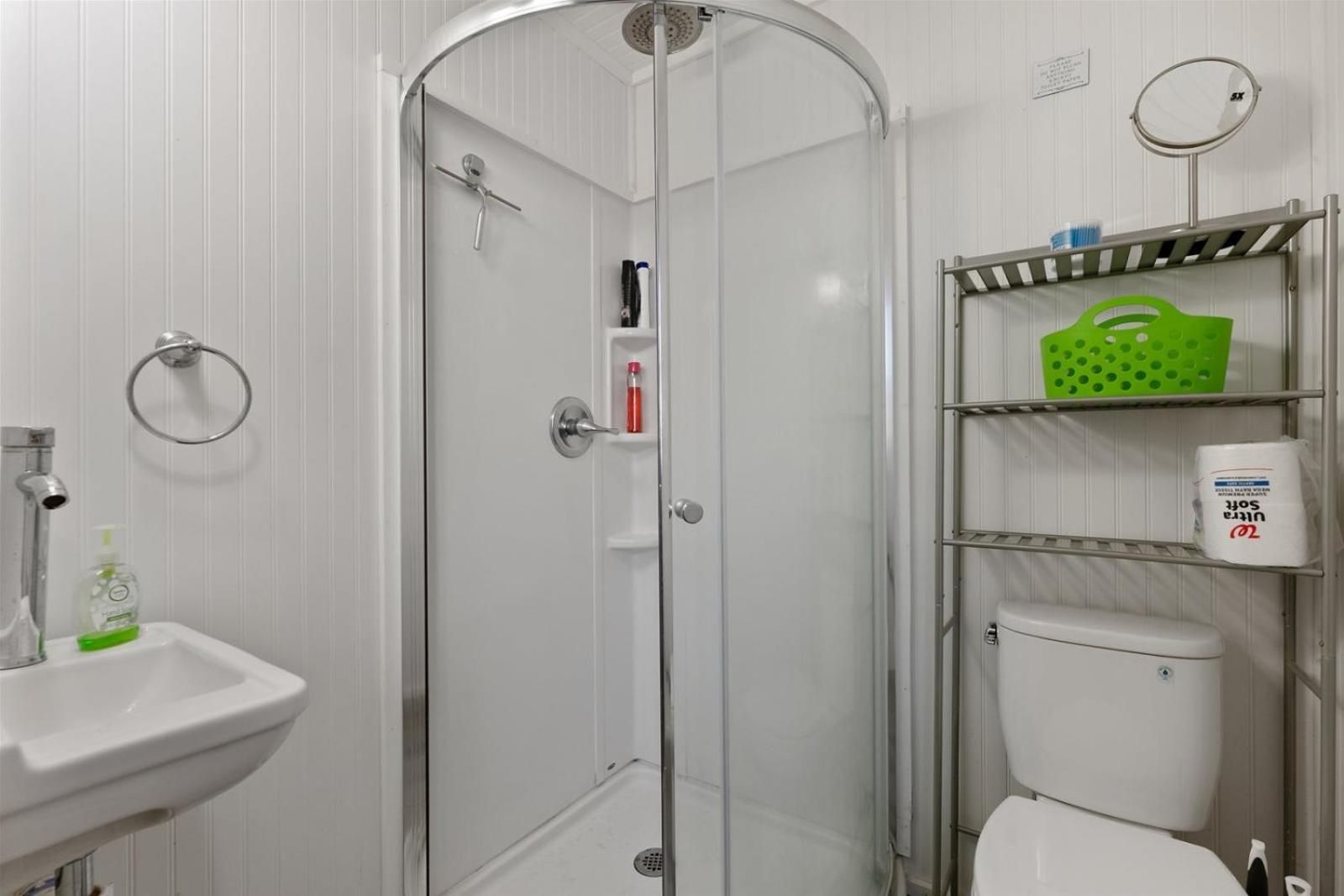 232 W Pine Ave 2 Beds, 1 Bath Holiday home