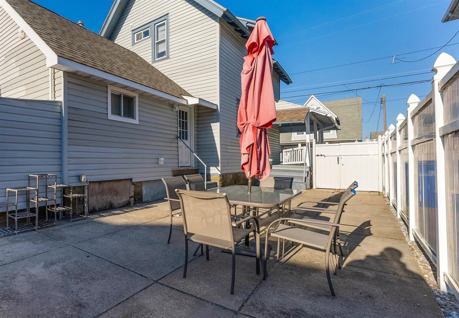 Holiday home 232 W Pine Ave 2 Beds, 1 Bath