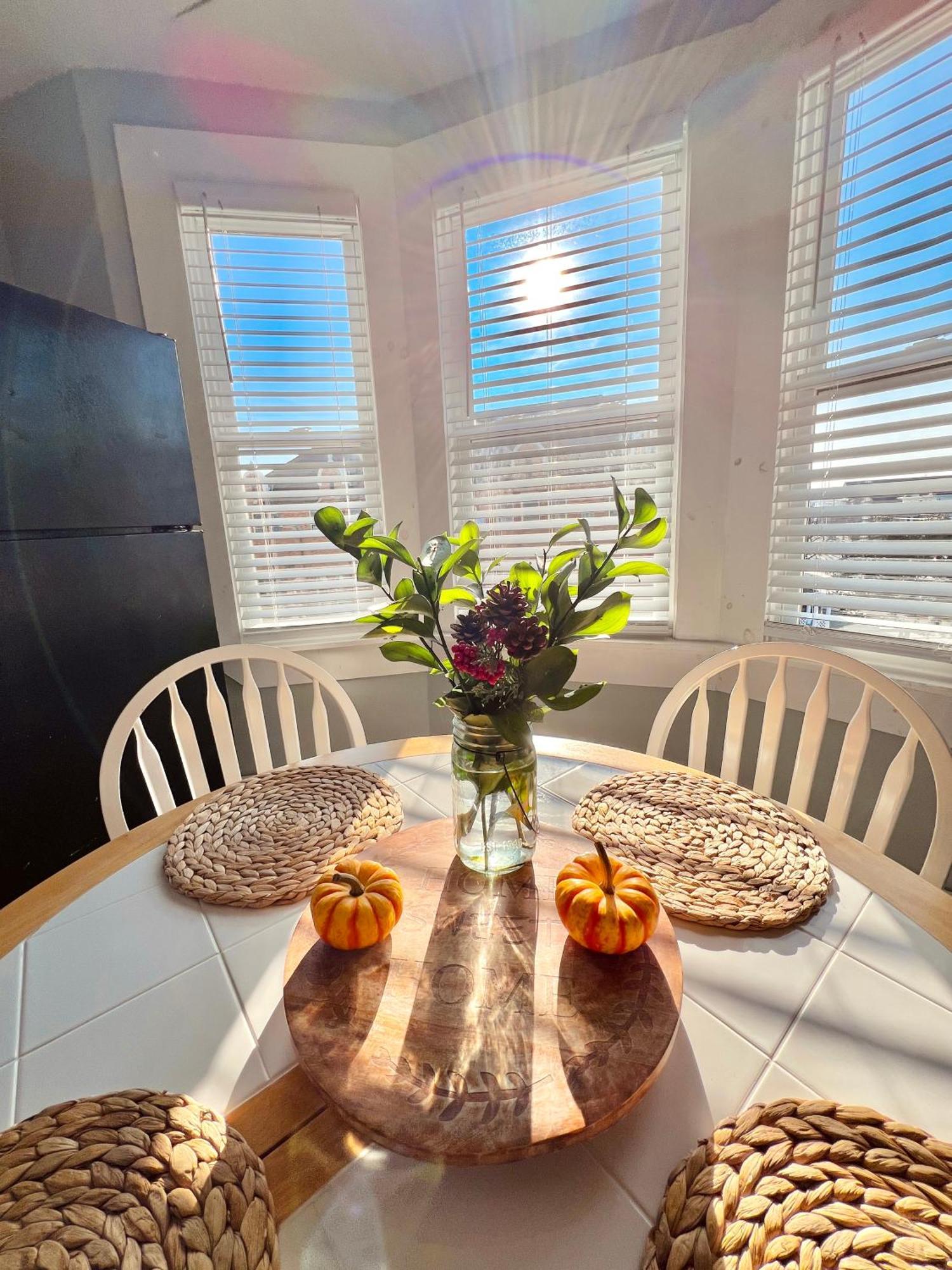 Apartment Entire Lovely 3 Bedroom, 2 Bathroom Apartment! 1 Block To The And Boardwalk! *