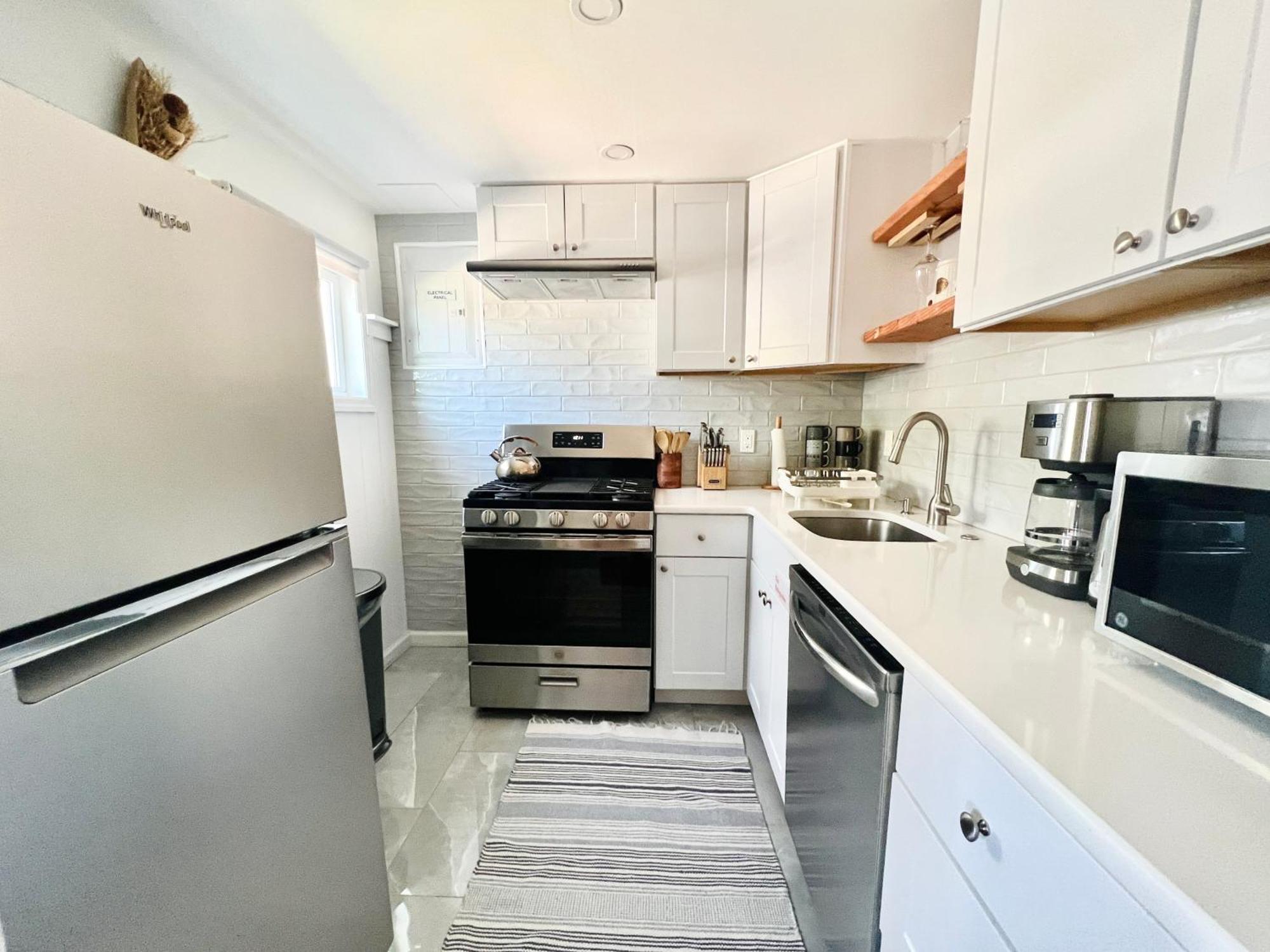 Ultra Modern - Entire 3 Bedroom - 5 Min Walk To The Apartment Wildwood