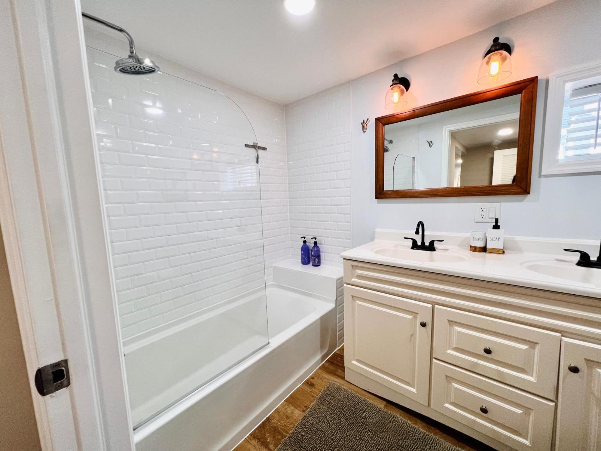 Apartment Ultra Modern - Entire 3 Bedroom - 5 Min Walk To The Wildwood