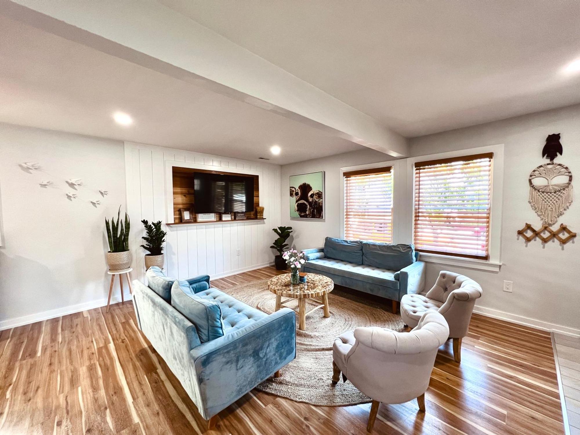 Unique 3 Bedroom 1,5 Ba Entire House In The Heart Of Wildwood! Wildwood