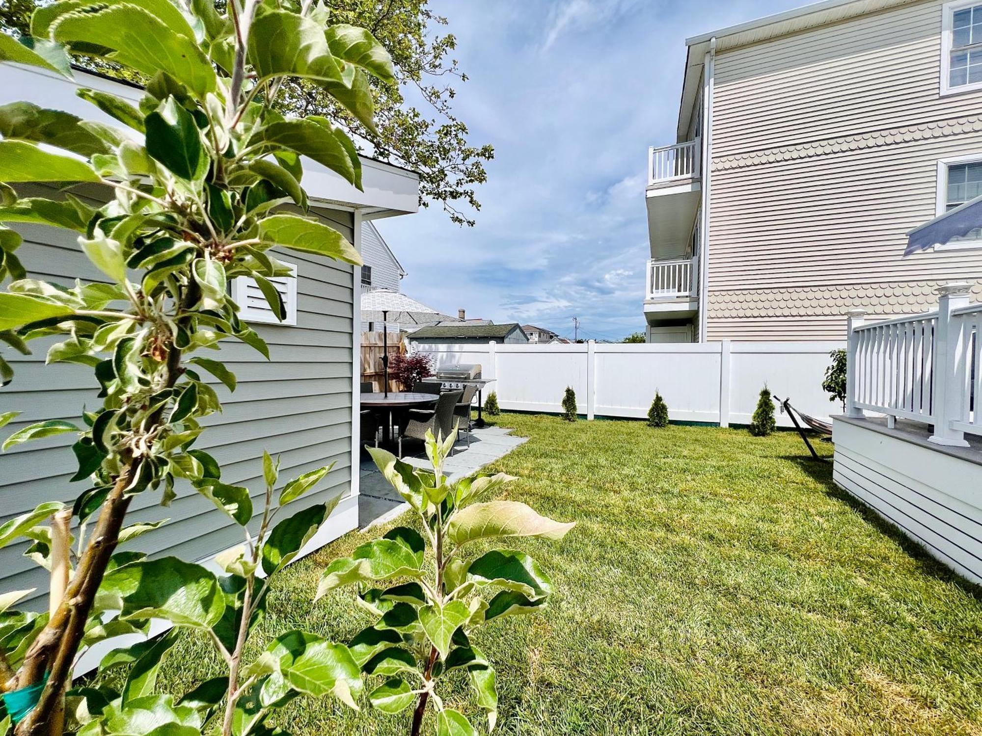 Unique 3 Bedroom 1,5 Ba Entire House In The Heart Of Wildwood! Holiday home *