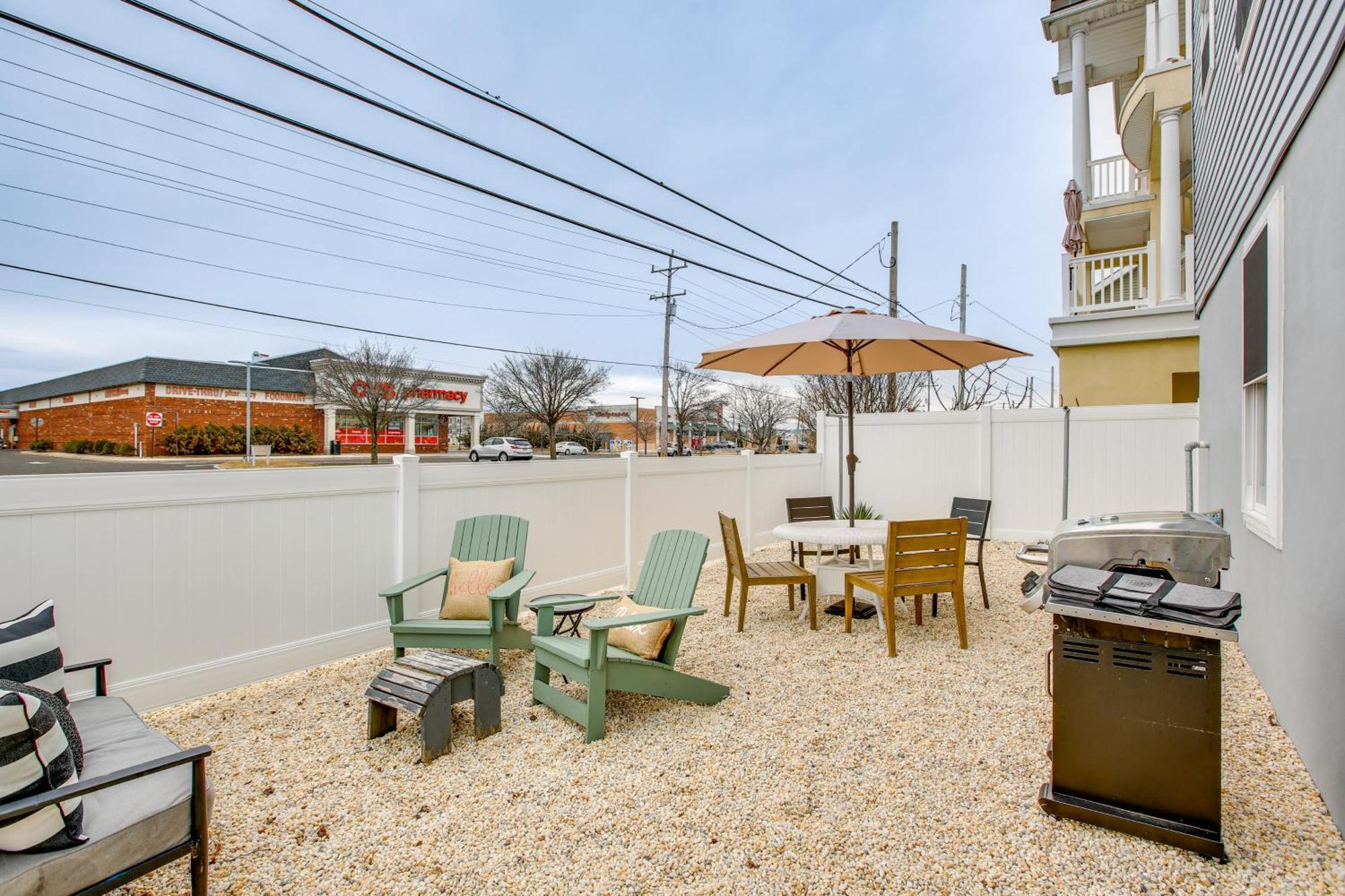 The Kraken Townhome Half Mi To Beach! Holiday home