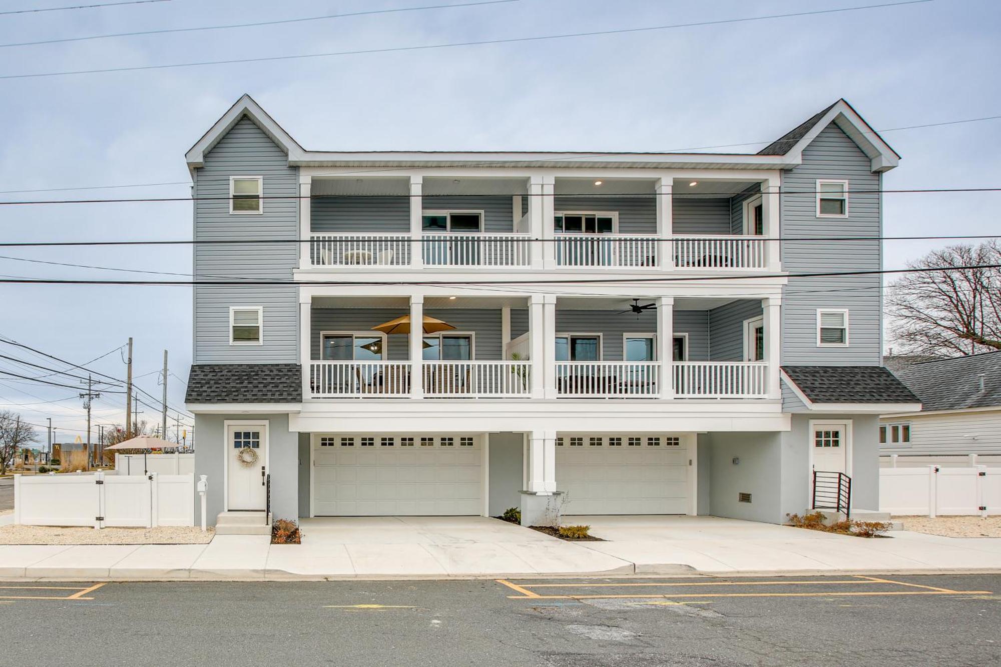 Holiday home The Kraken Townhome Half Mi To Beach!
