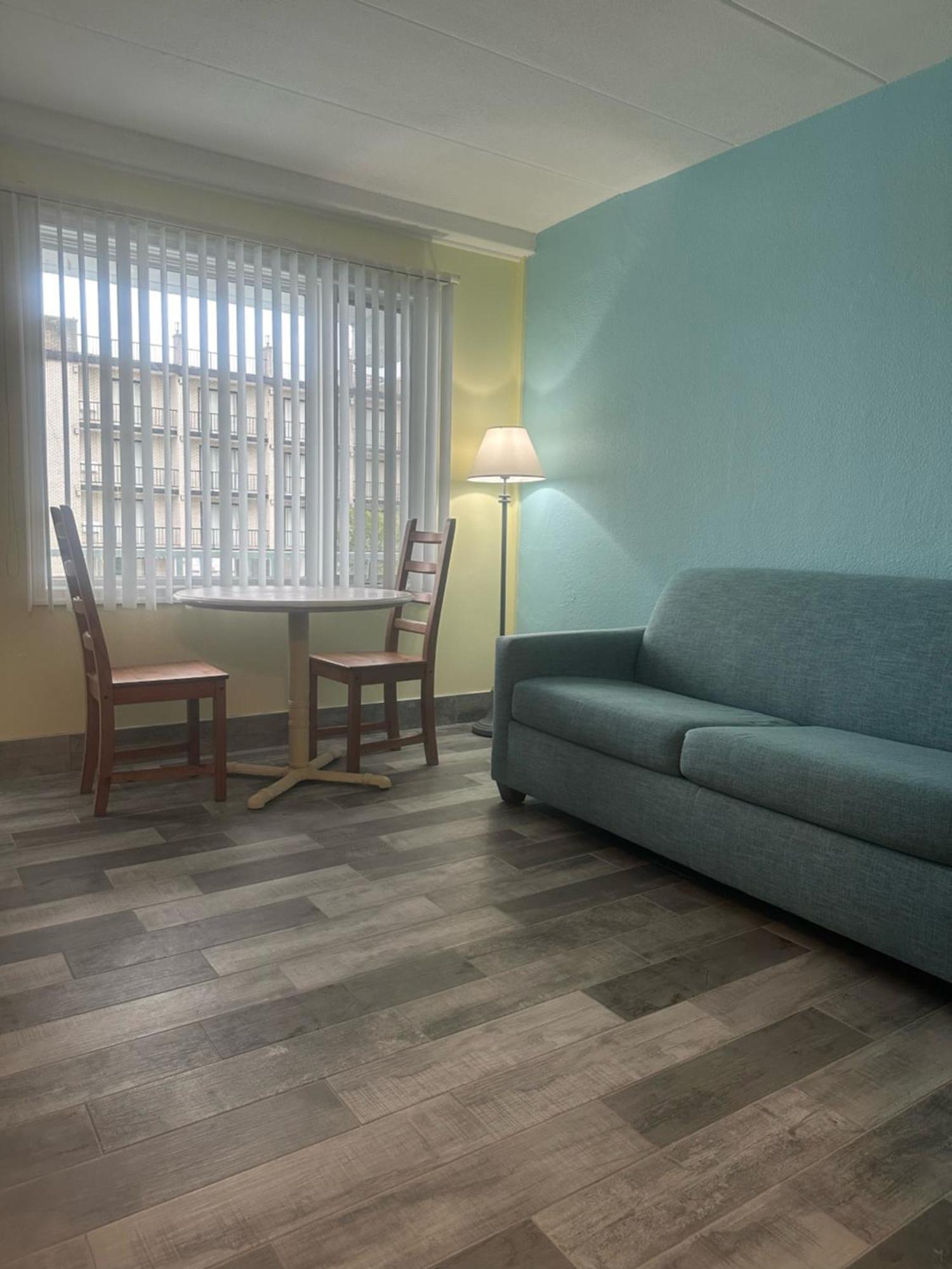 Motel Royal Canadian 3*