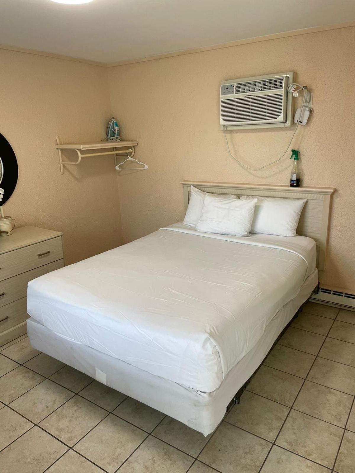 Rus Mar & Boardwalk Motel