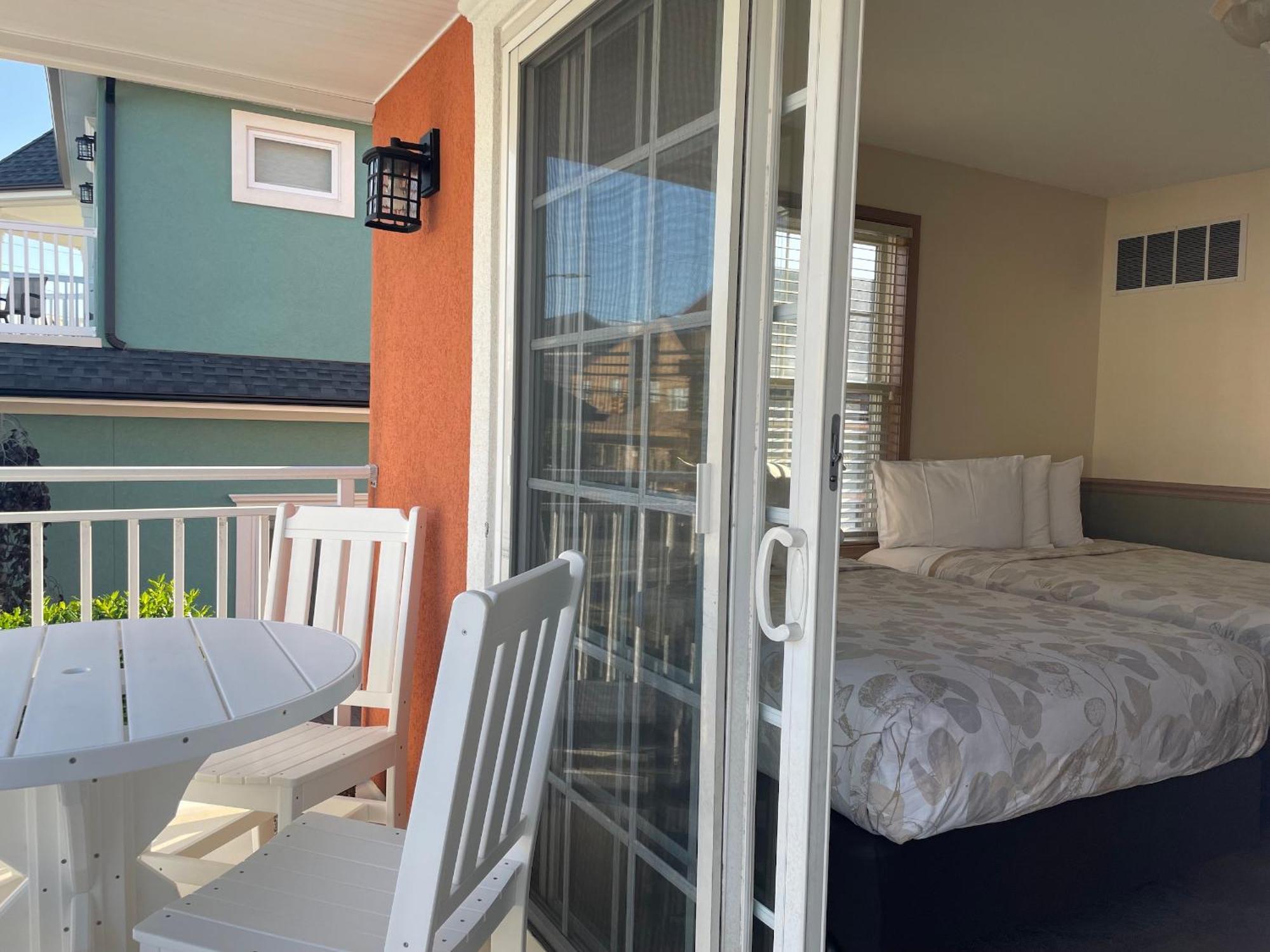 Ala Moana & Motel Wildwood