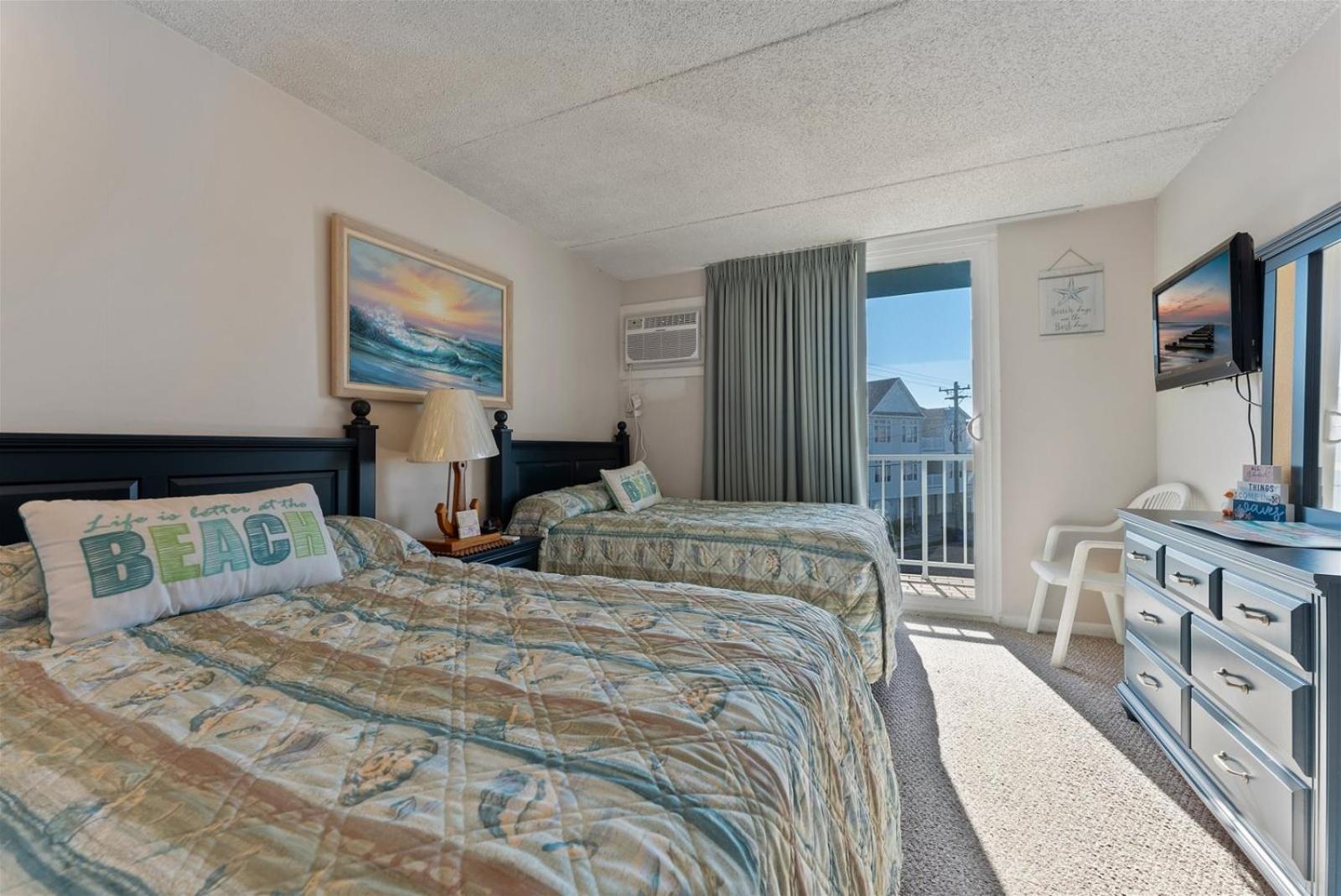 225 E Ave, Unit 321 Holiday home *