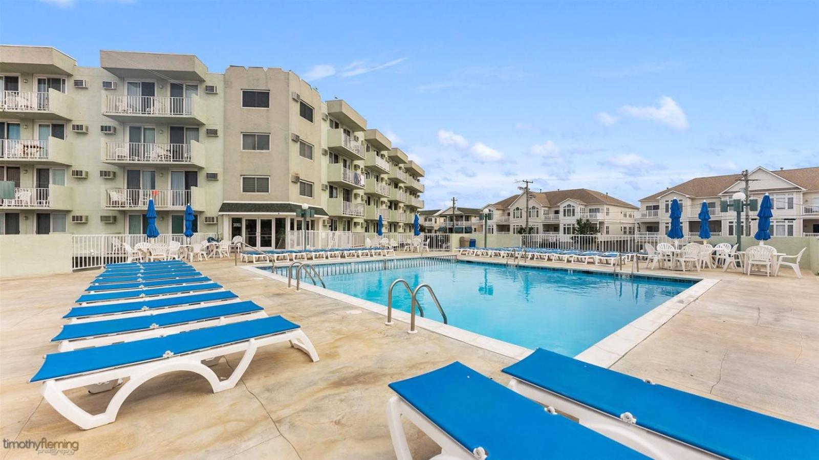225 E Ave, Unit 321 Wildwood