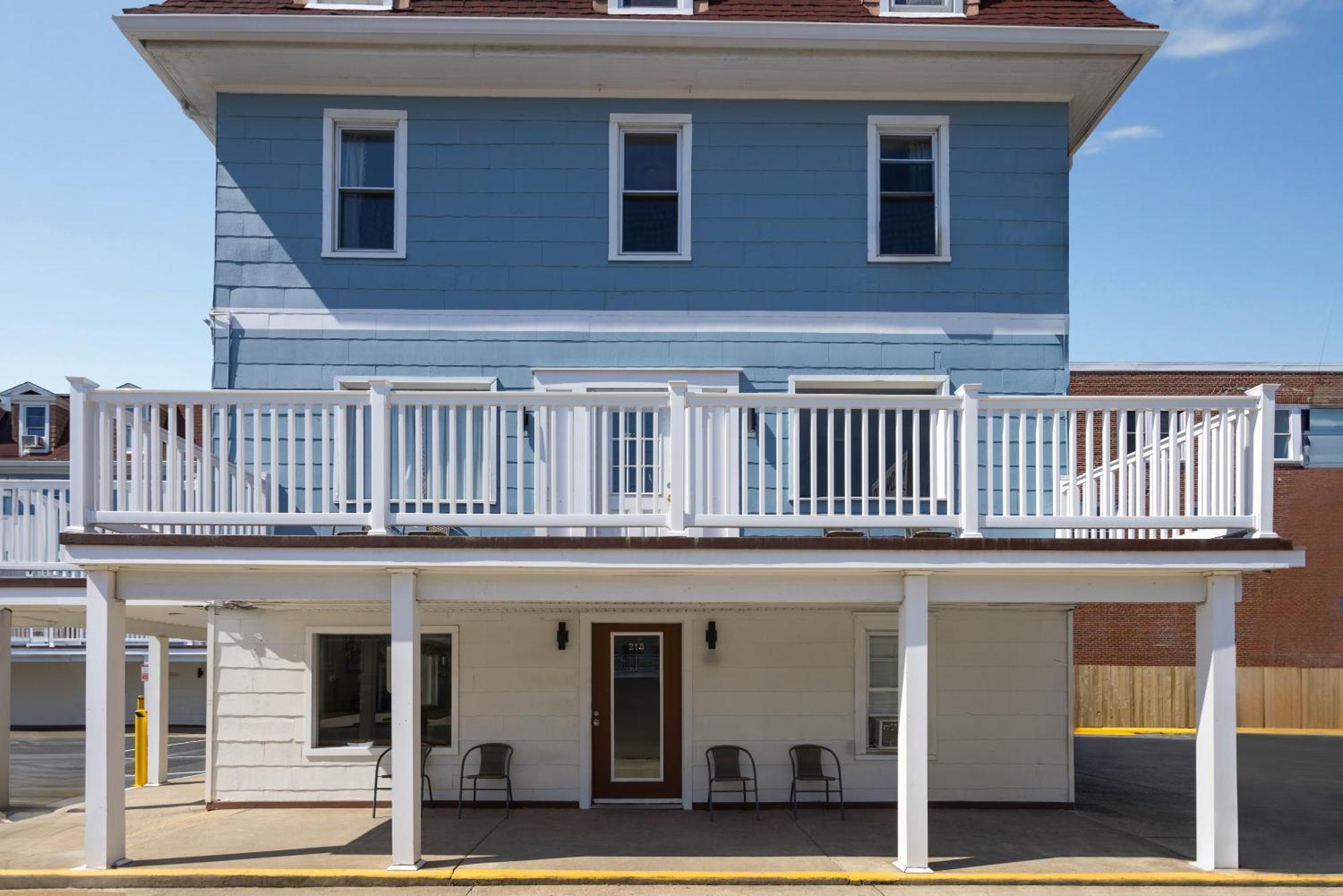 Travelodge & Boardwalk