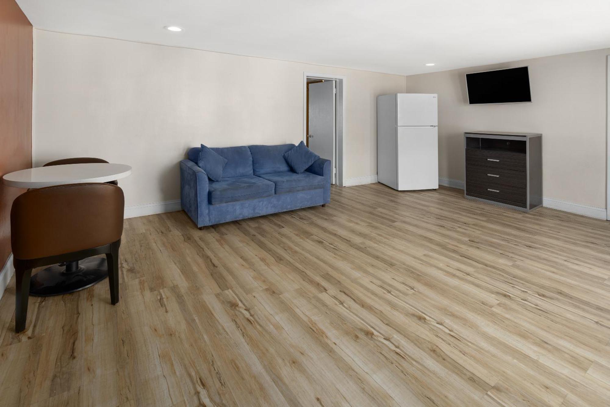 Travelodge & Boardwalk Motel 3*