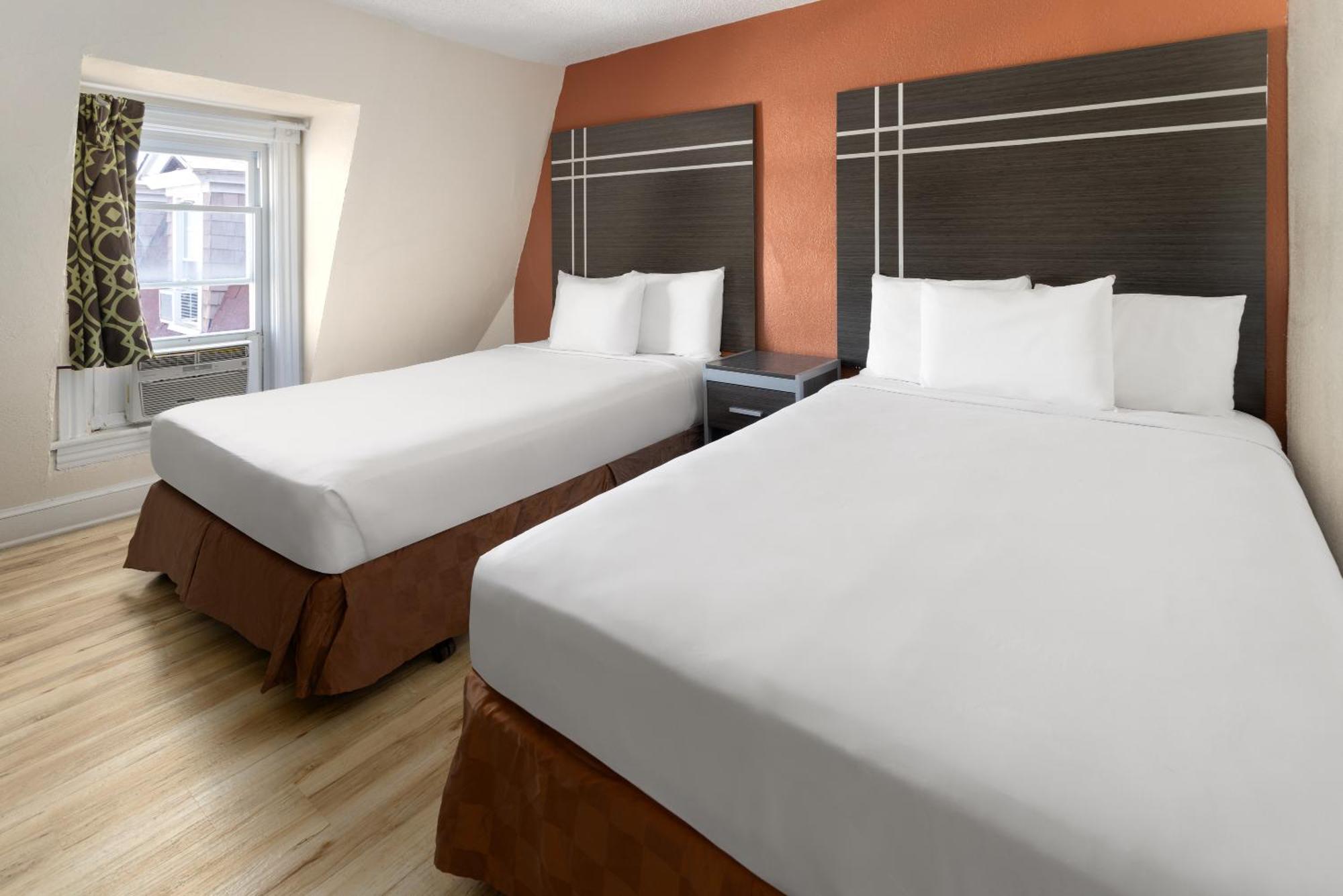 Motel Travelodge & Boardwalk 3*