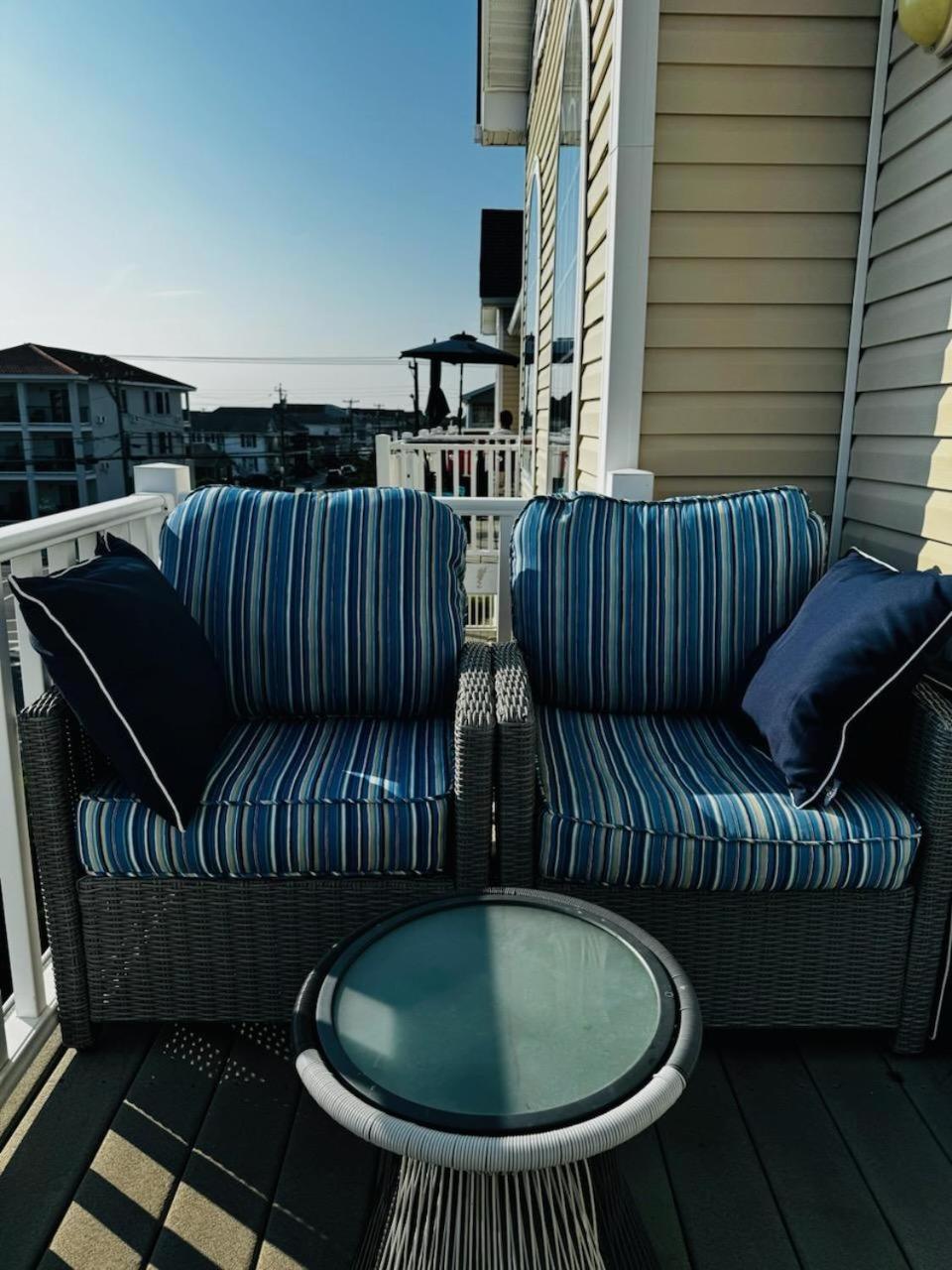 Ocean View Family Condo: Block Retreat Holiday home