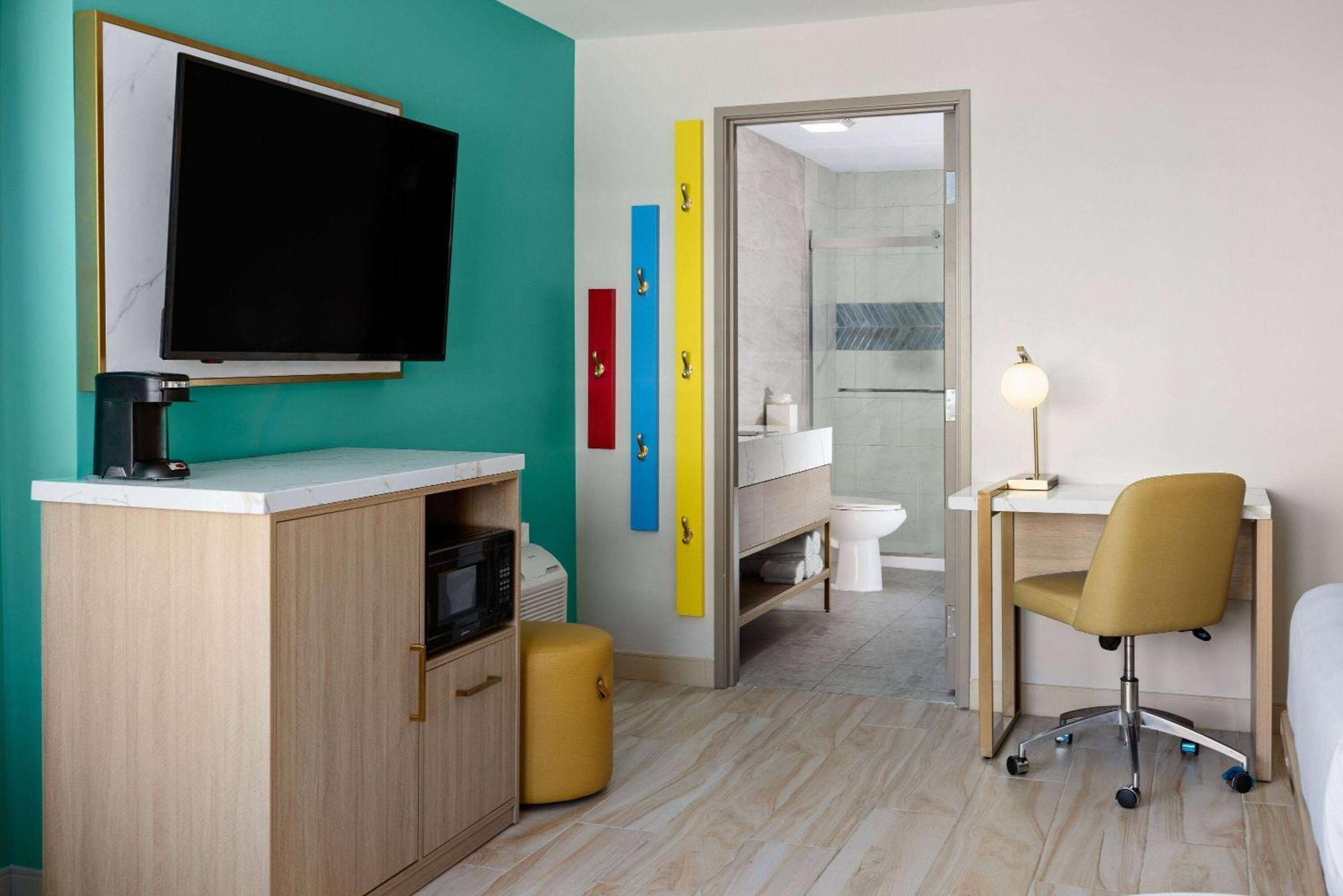 Motel The Vibes Hotel, Trademark Collection By Wyndham 2*
