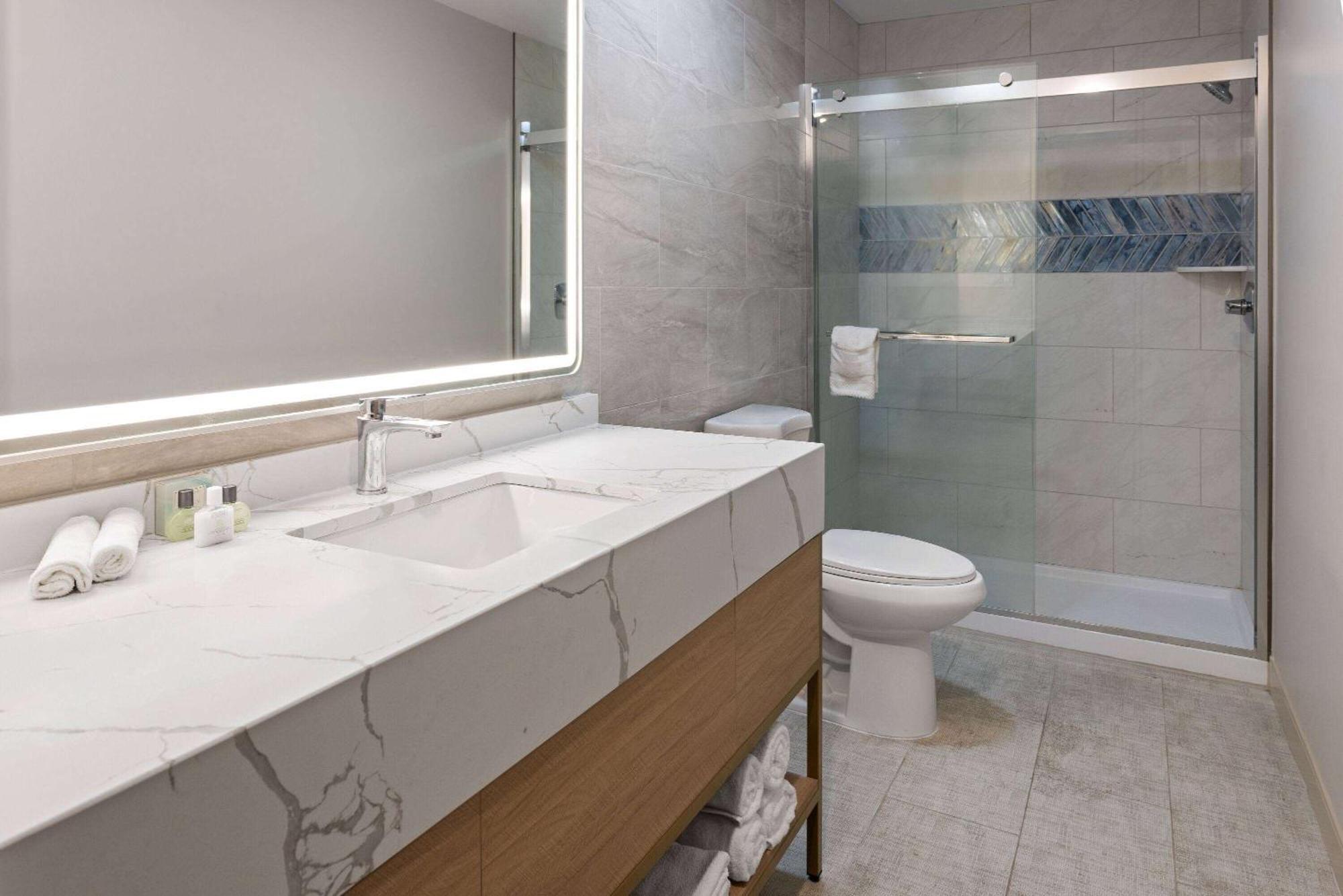 The Vibes Hotel, Trademark Collection By Wyndham 2* Wildwood